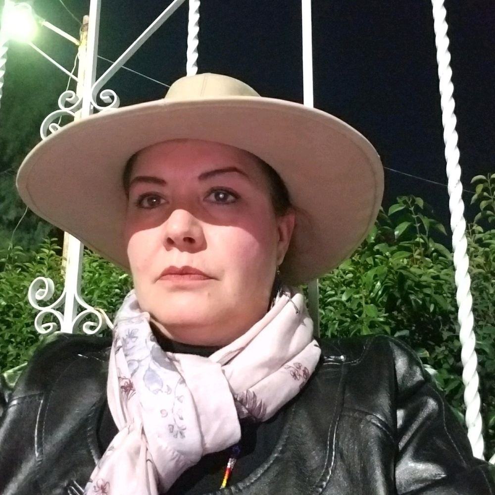 Meet your Posher, Juanita